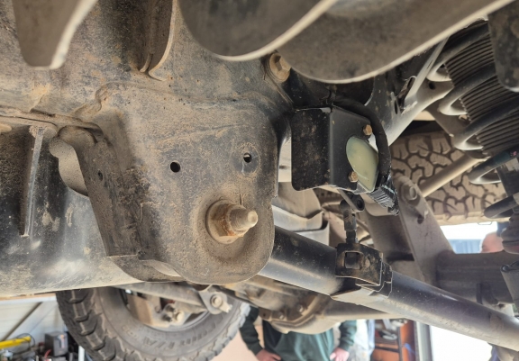 Cubre cárter de aluminio para sensor del brazo de suspensión trasero Ford Ranger Raptor